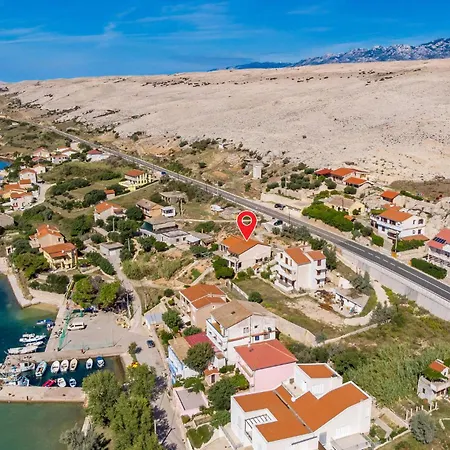 3 Bedroom In Apartment *