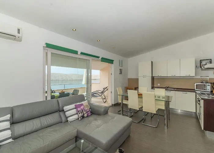 3 Bedroom In Miskovici