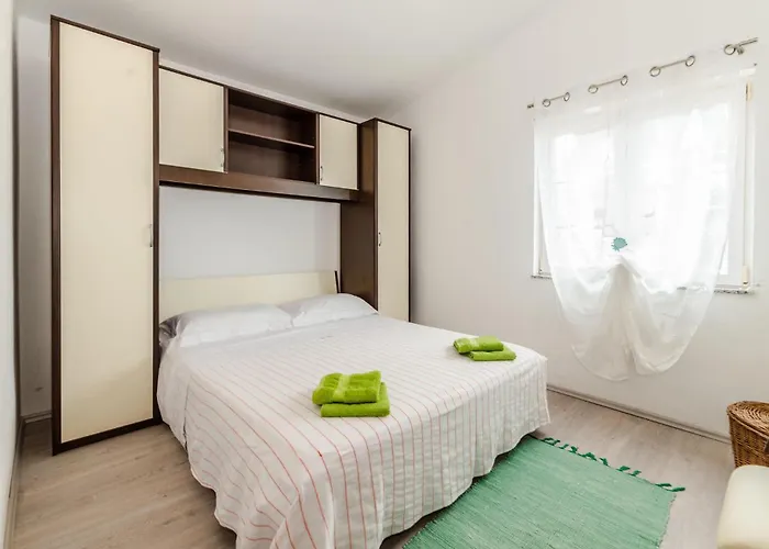 3 Bedroom In Apartment Miskovici